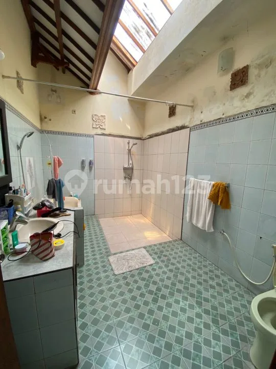 Rumah Disewakan - Lokasi Strategis di Sanur, Bali - Image 2 of 4