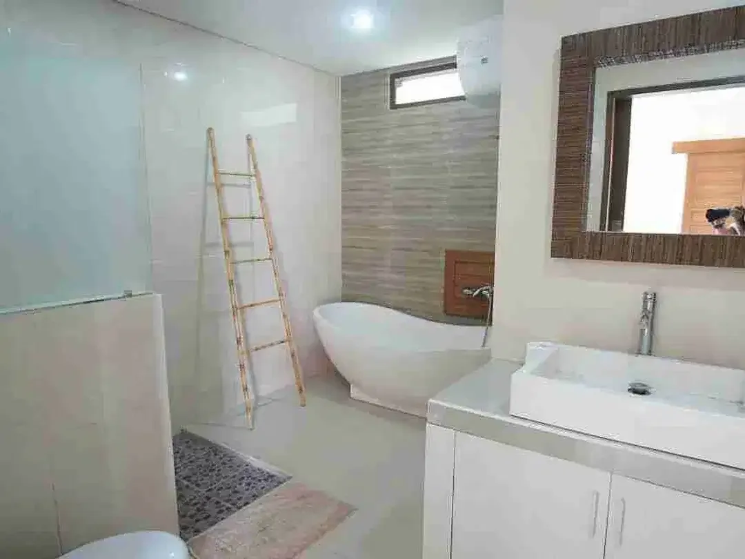 villa fully furnished 7 menit jalan kaki ke side walk - Image 3 of 10