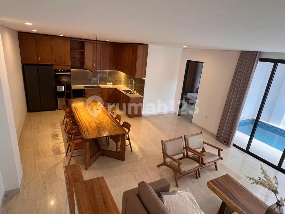 Villa 2 Lantai Di Dekat Pantai Berawa Ekslusif - Image 1 of 4