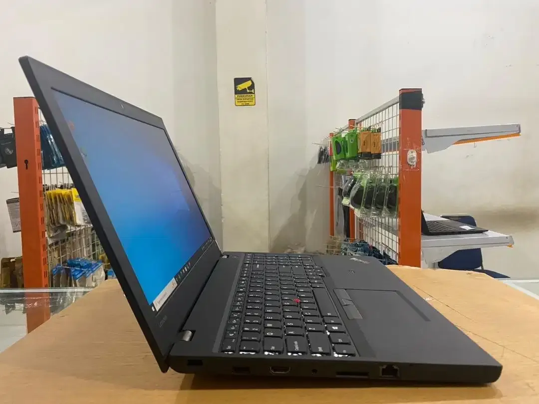 Lenovo ThinkPad P50S Core i7Gen6 Ram 16Gb SSD 256GB NvidIa 2GB Mulus - Image 4 of 10