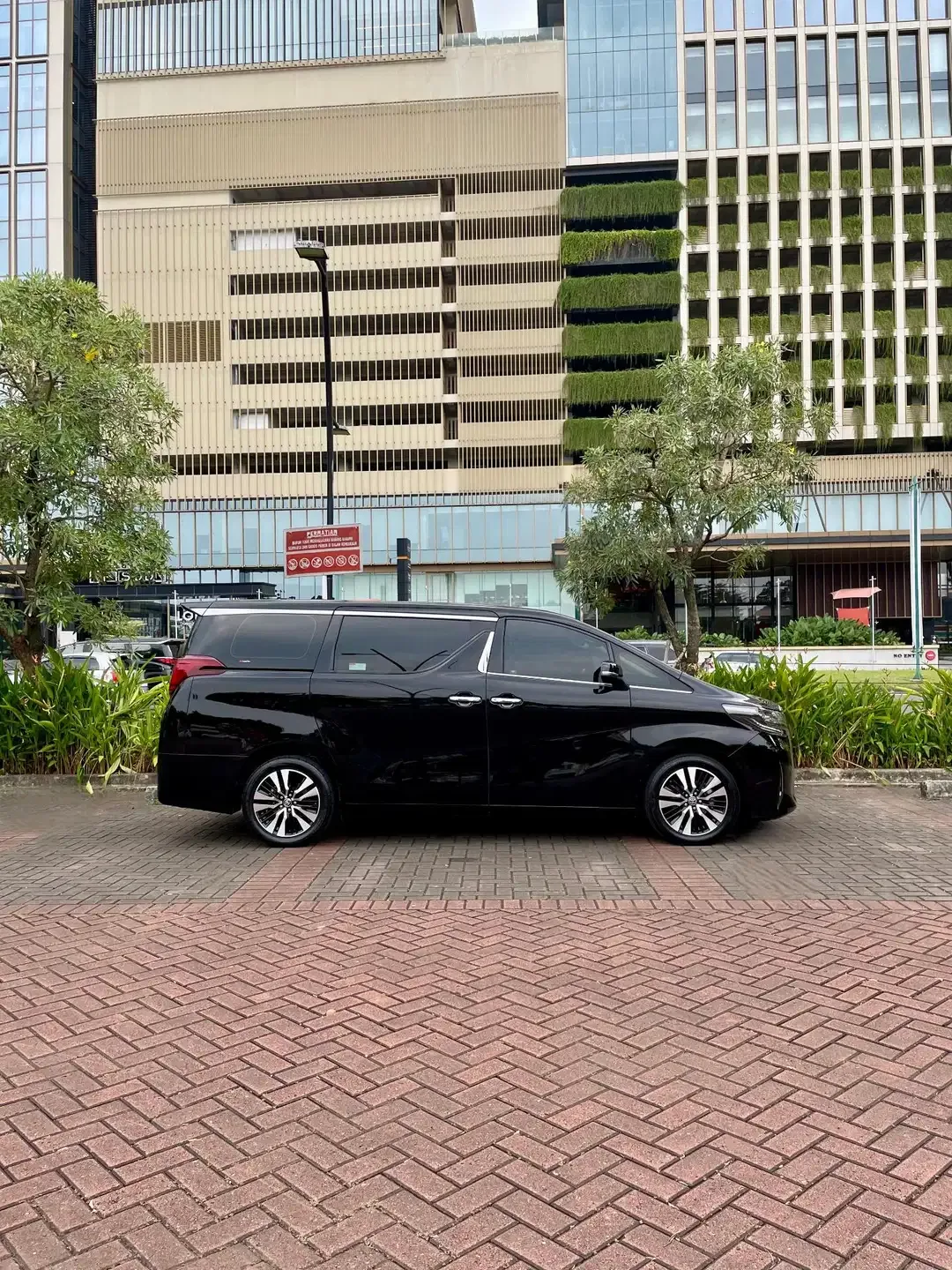 Toyota Alphard 2.5 G AT 2020 - Image 7 of 10