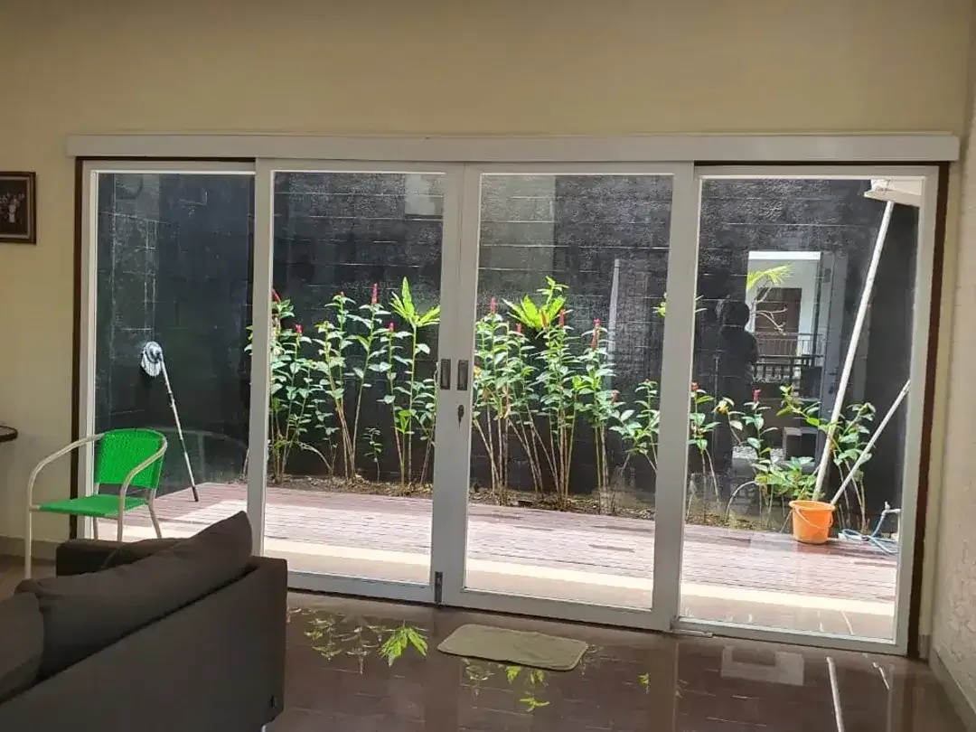 Villa Modern 2 Lantai Full Furnished Siap Huni - Image 2 of 7