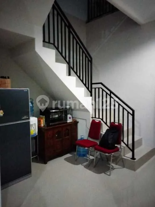 Siap Huni, Rumah, 2 Lantai, Bebas Banjir,Furnished Denpasar - Image 3 of 4