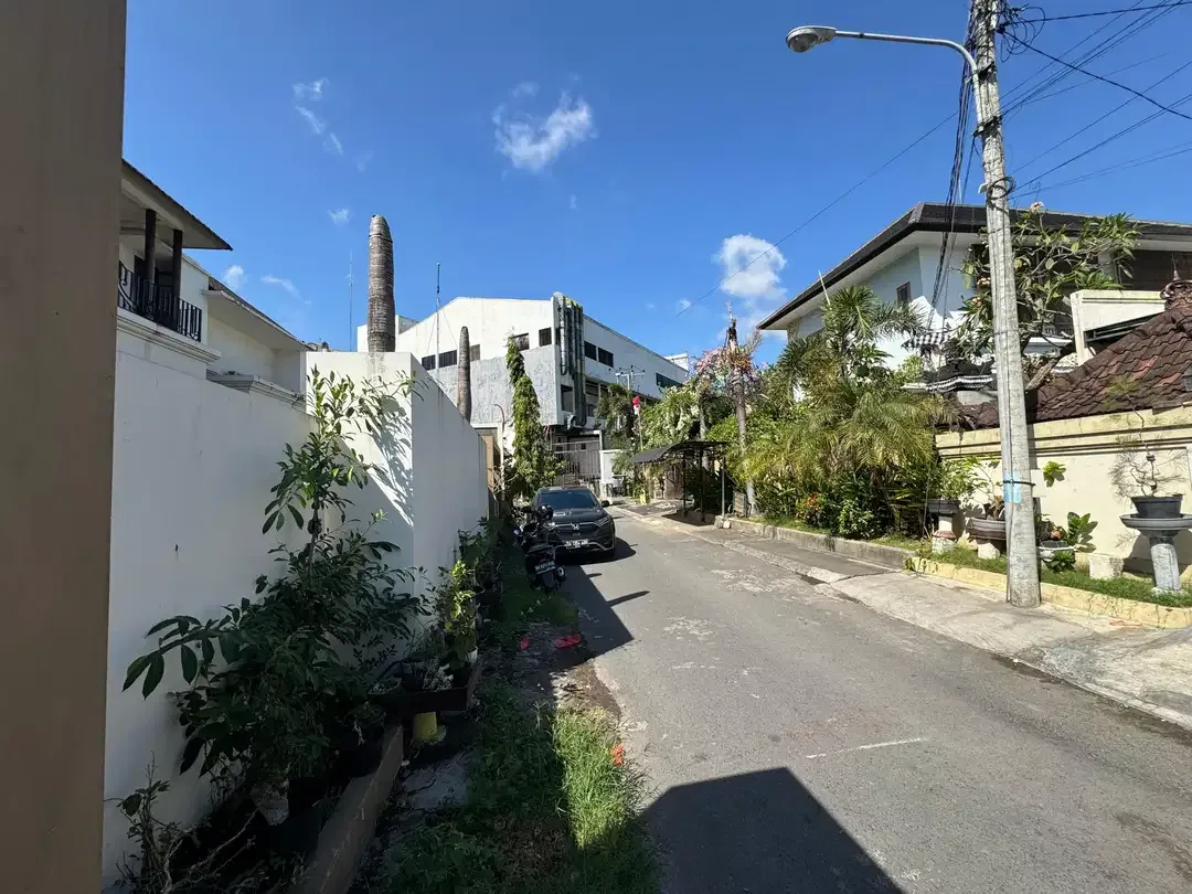 Dijual Tanah  Bonus Bangunan Villa  di Jalan Dewi Sri Kuta - Image 9 of 10