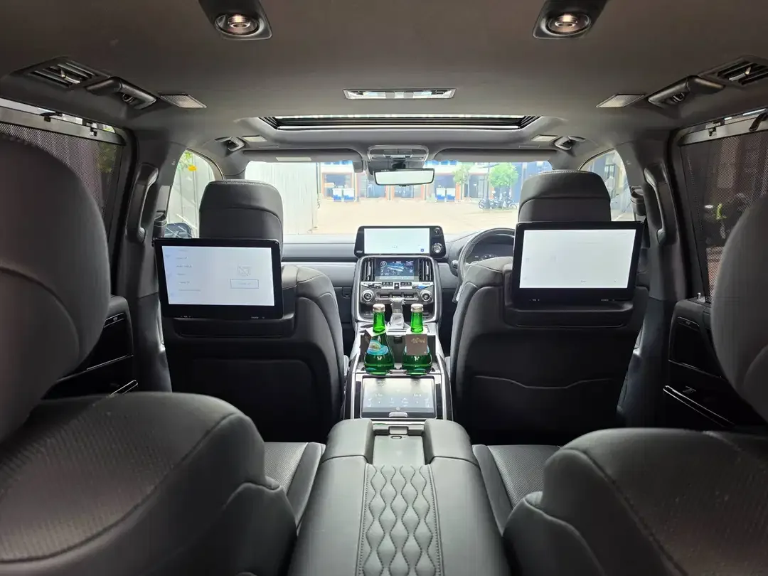 LEXUS LX600 VIP - Image 9 of 10