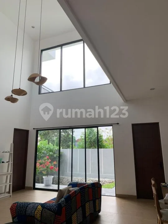 Dijual Rumah Tingkat Lt 340m2 Di Perumahan Greenlot Munggu Bali Bisa Kpr - Image 2 of 4