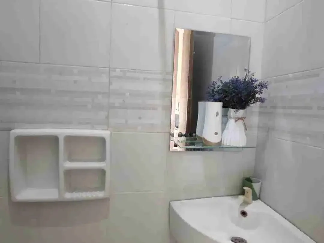 1 BEDROOM FLAT WITH PRIVATE GATE AND KITCHEN IN KEROBOKAN BALI - Image 6 of 10