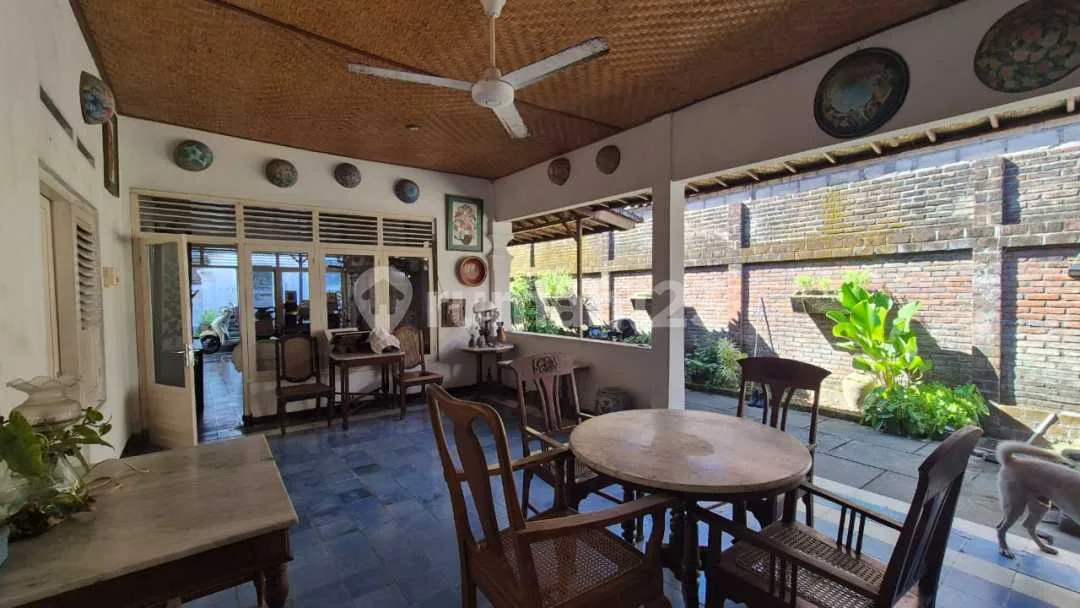 Dijual Tanah Bonus Rumah Tua di Pusat Sanur - Image 1 of 4