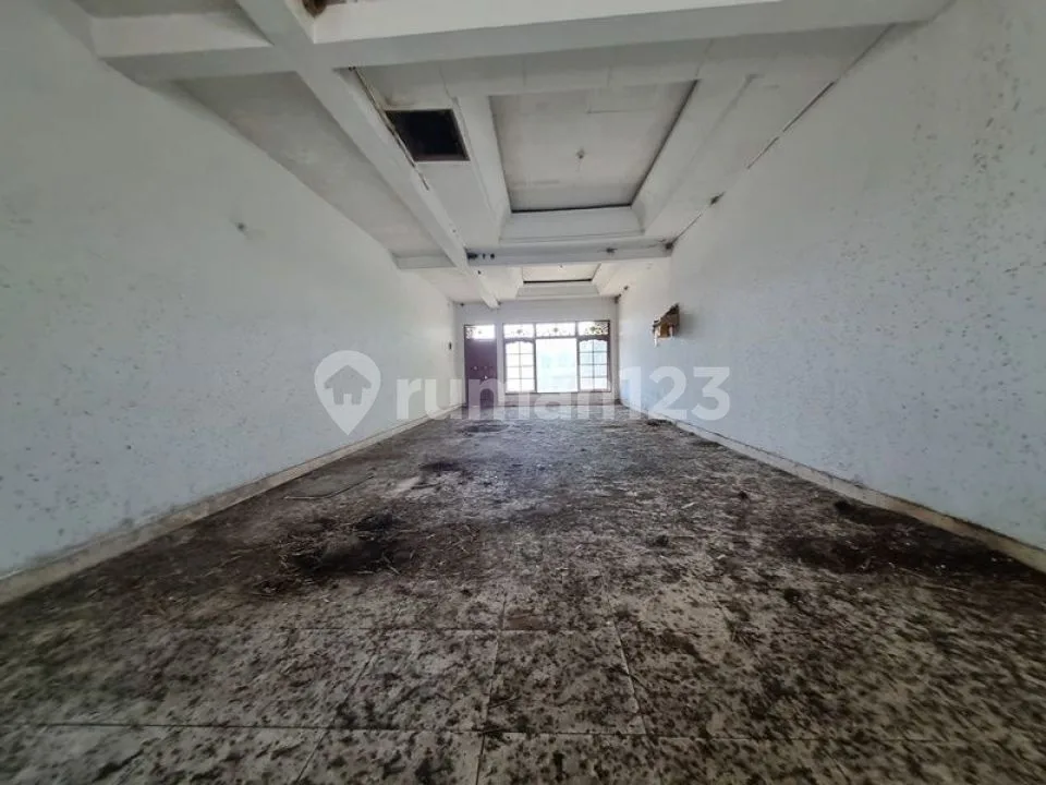 HITUNG TANAH SAJA!! RUKO GANDENG LOKASI CANTIK DEPAN GOEMEROT GATSU BARAT - Image 4 of 4