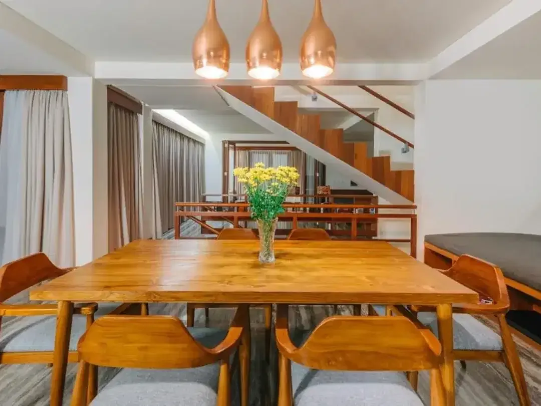 FREEHOLD THREE-LEVEL FOUR BEDROOM VILLA IN BERAWA - Image 10 of 10