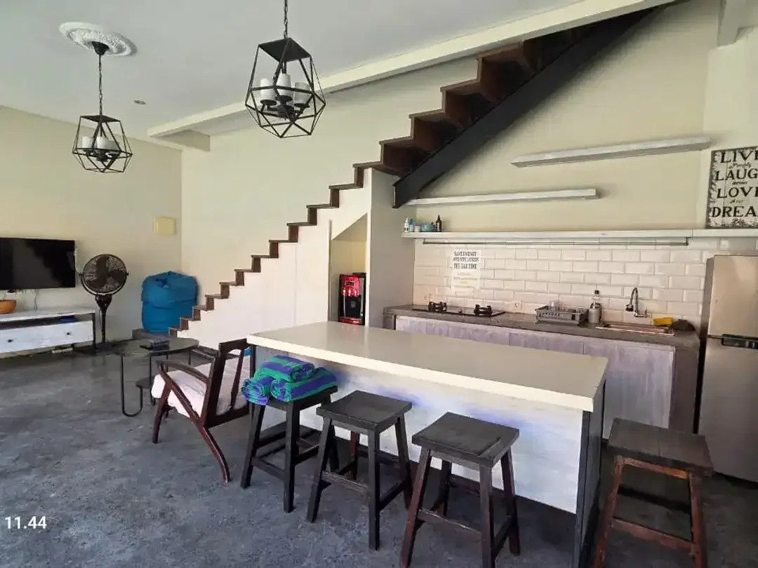 MINIMALIST MODERN VILLA AT CANGGU ONLY 5 MIN TO BEACH FOR LEASE - Image 2 of 10