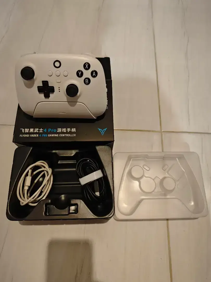 8bitdo Ultimate controller gemepad 2.4G+Bluetooth - Image 6 of 10