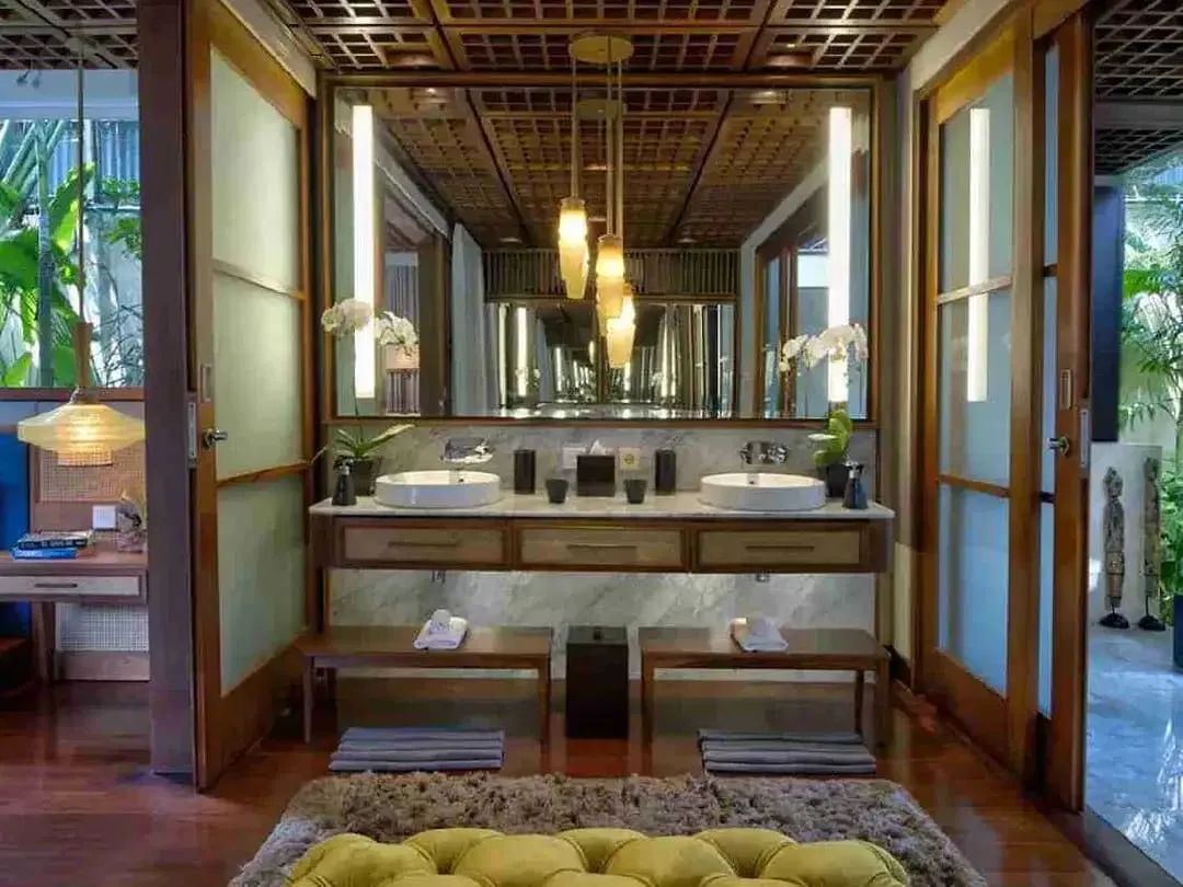 Villa Mewah di Seminyak Full Furnished 5BR, Pool Besar - Image 9 of 10