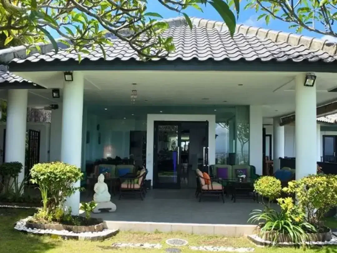 VILLA AN EXTRAORDINARY CLIFFSIDE ESCAPE IN KUTUH BADUNG - Image 2 of 10