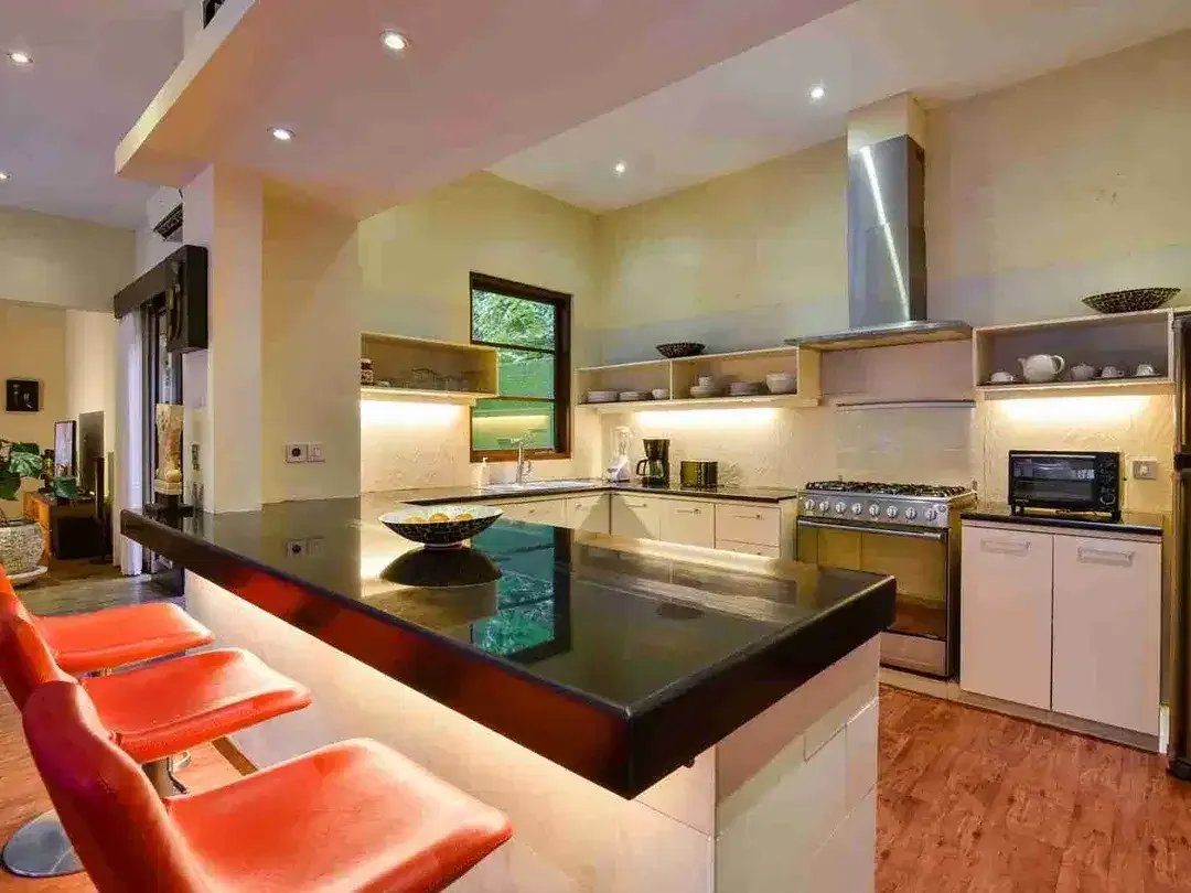 Villa PREMIUM  Beach Side Mertasari Sanur - Image 3 of 10