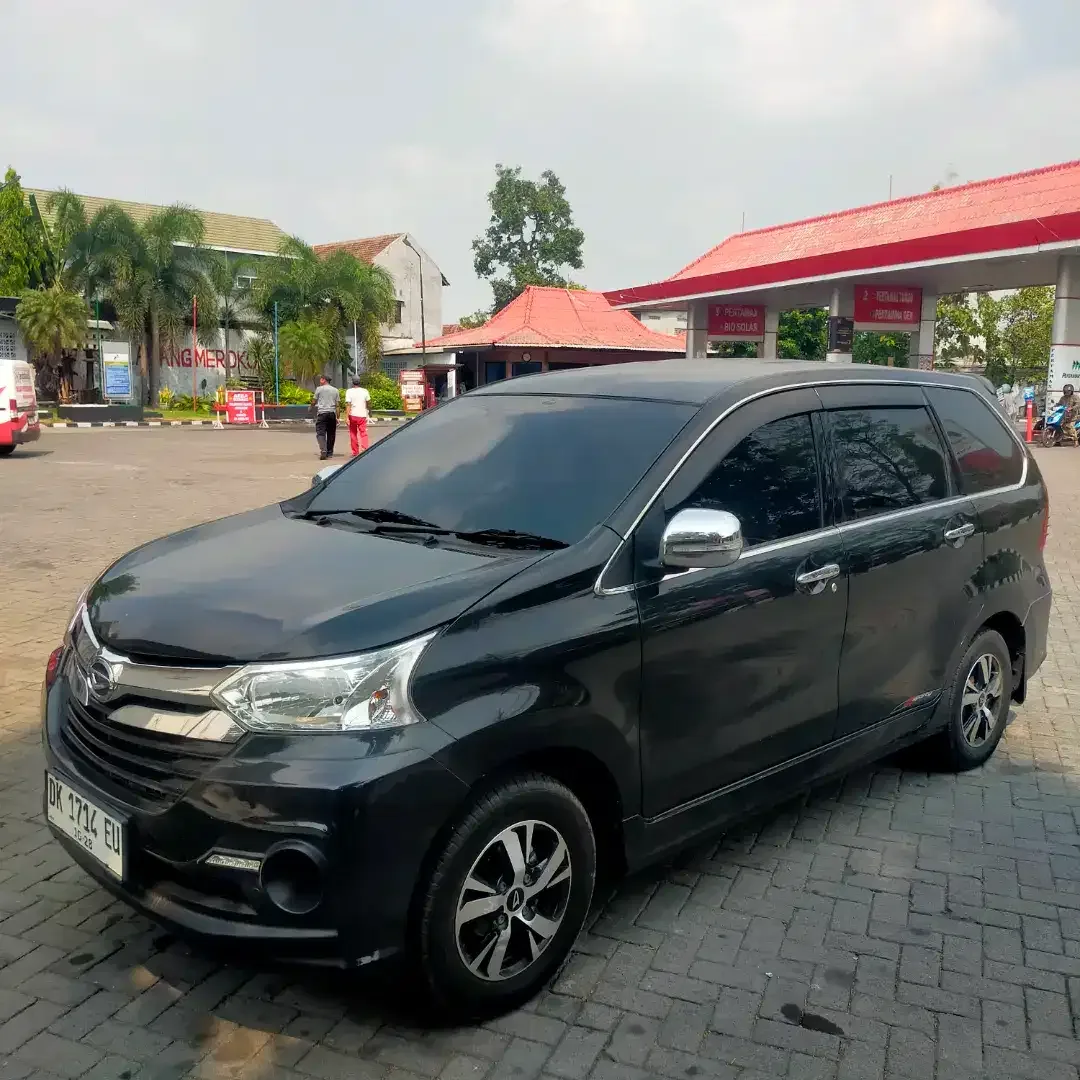 Xenia R Sporty Manual - Image 2 of 10