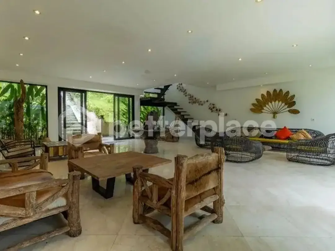 Rare Freehold Masterpiece in Tegalalang — A Six-Bedroom Jungle Retreat Set on 2,500 sqm of Land with Infinity Pool and Unmatched Investment Appeal - Image 8 of 10