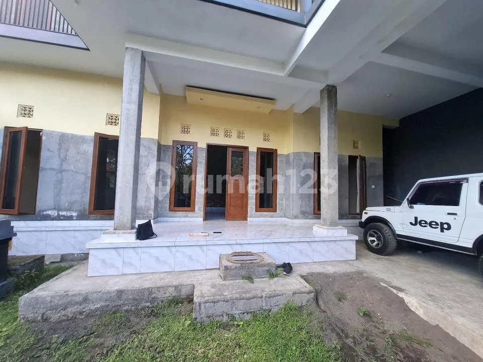 Rumah Besar Unfurnished di Mengwi Cocok Buat Keluarga Besar - Image 3 of 4