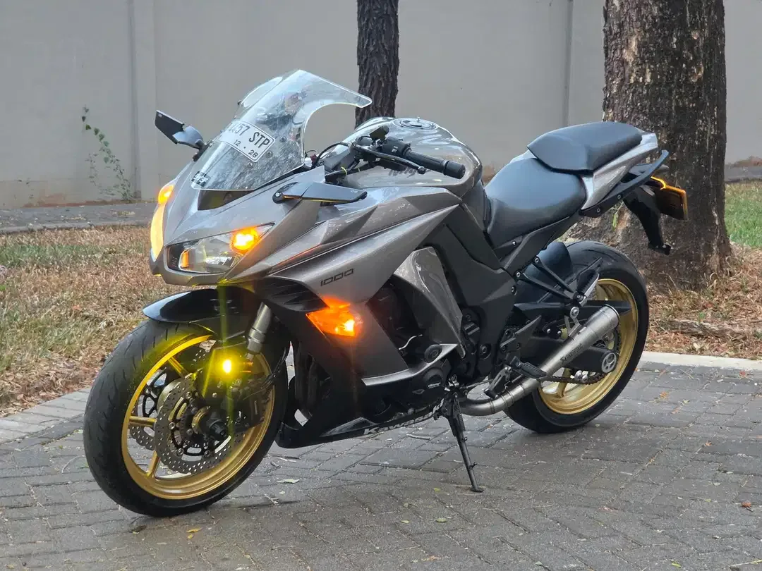 Moge Naked Sport Kawasaki Ninja 1000 SX th 2013 Modif Siap Gas Turing - Image 1 of 10