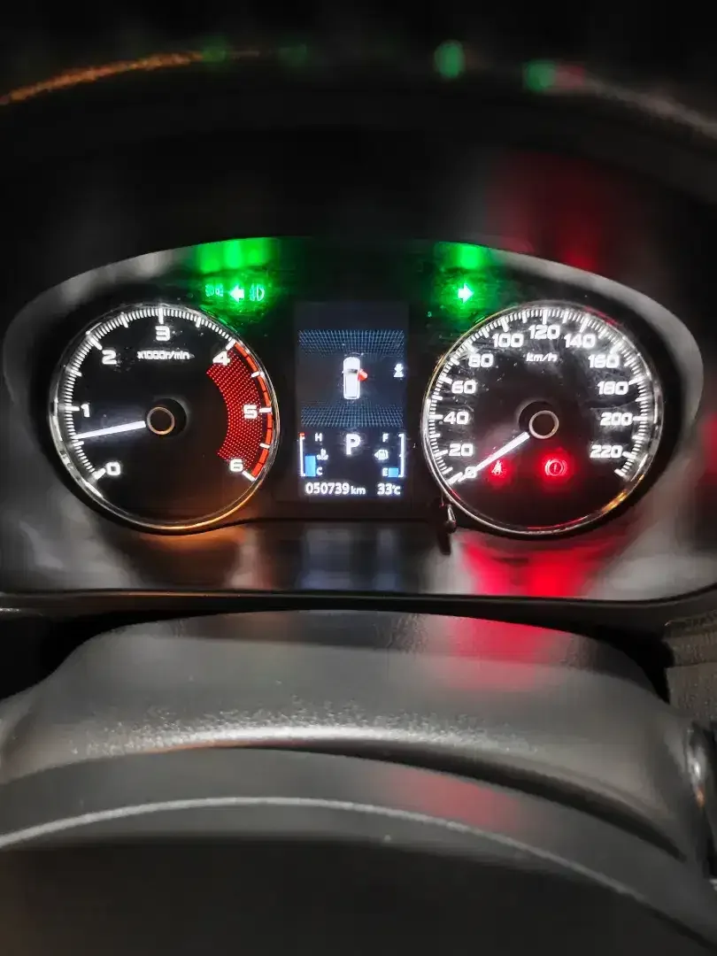 Mitsubishi pajero sport dakar 2019 automatic - Image 8 of 9