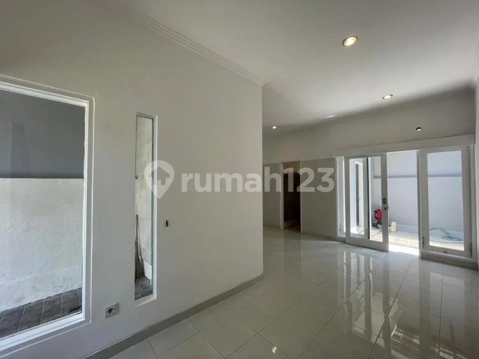 For Rent Minimalist House 2 Br In Kerobokan - Image 3 of 4