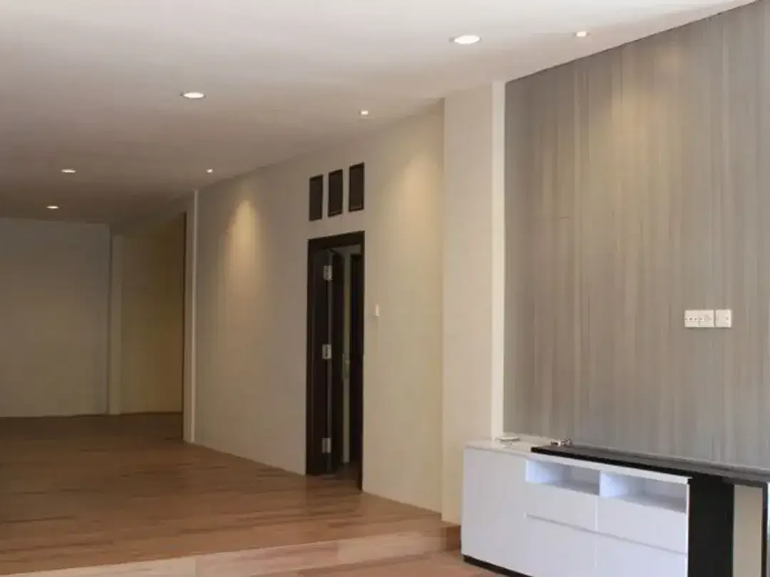 RUMAH MODERN IN PRESTIGIOUSE PURI GADING JIMBARAN - Image 4 of 10
