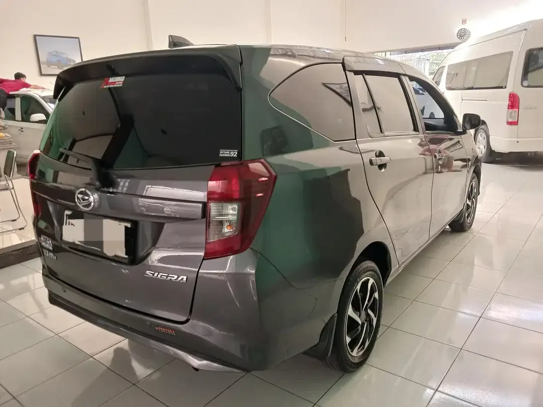 Daihatsu Sigra X 2023 Abu - Abu Metalik M/T 1.2cc - Image 3 of 9