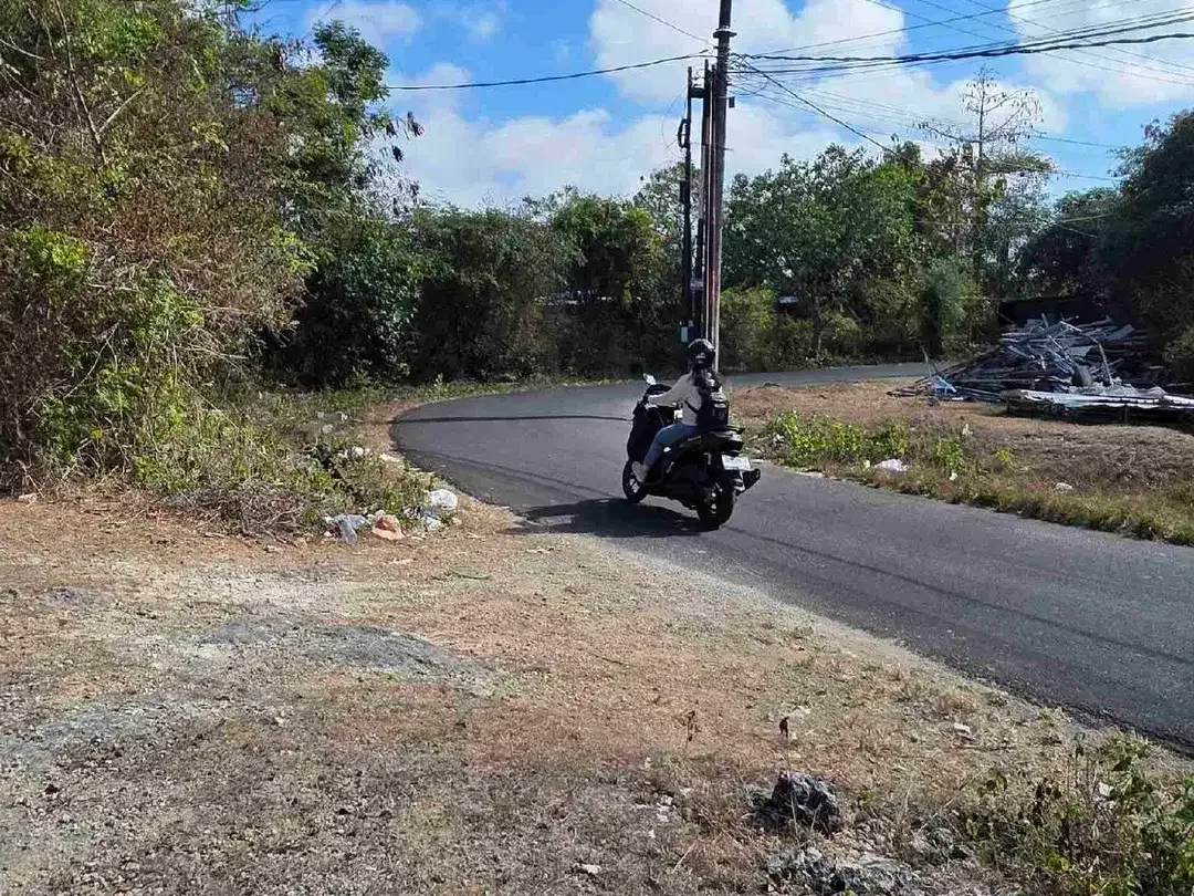 Tinggal 2 plot Jual Tanah Murah Luas 1.38are/138m² Bisa di jadikan Cafe atau Villa Komersil Jl Merak II, Goa gong jimbaran. - Image 9 of 10