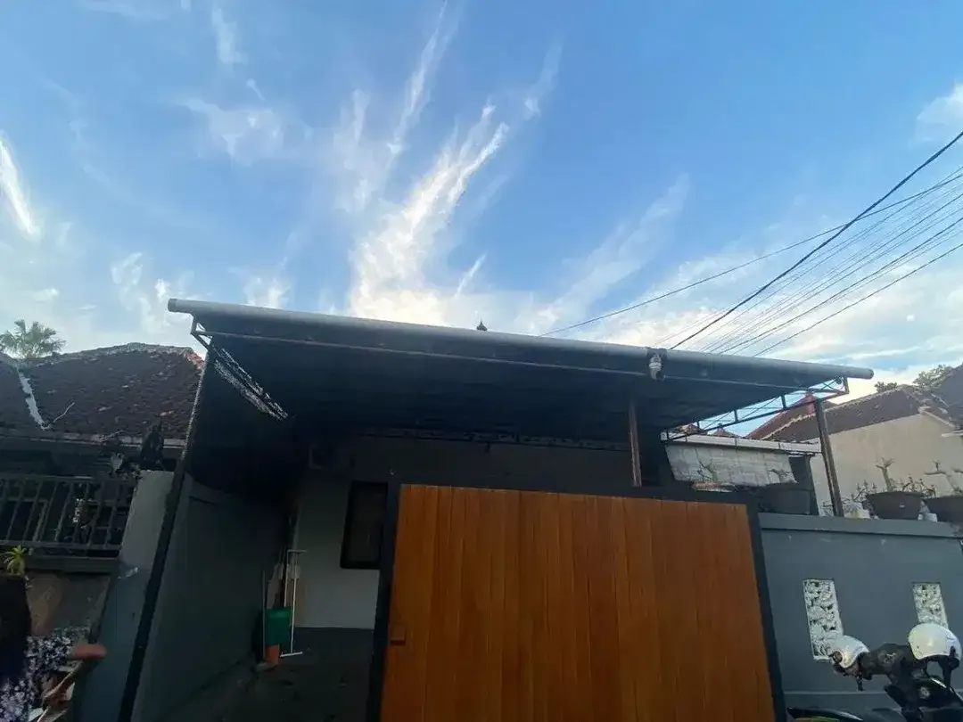 KESEMPATAN LANGKA RUMAH KONTRAKAN FASILITAS PARKIR MOBIL TERSEDIA - Image 1 of 7