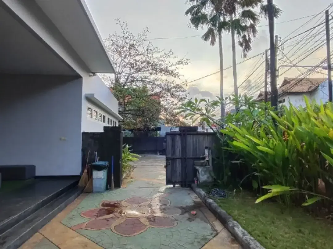 Disewakan Gedung Ex Kampus di Dewi Madri Renon - Image 9 of 10