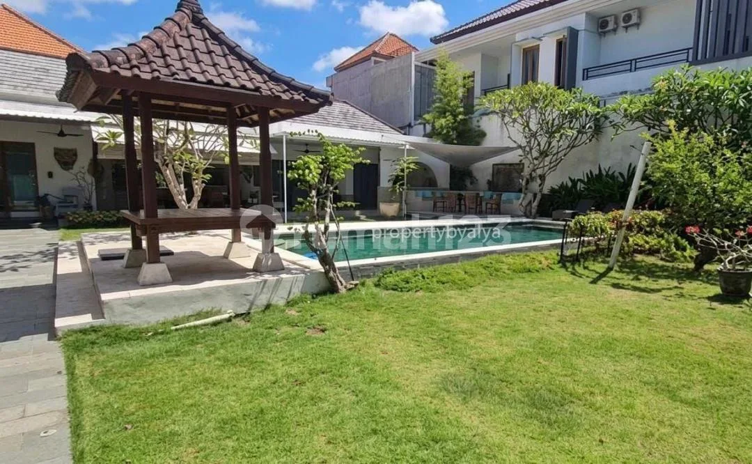 Tropical 5 Bedroom Villa With Massive Garden & Direct Passive Income In Prime Renon - Image 3 of 4