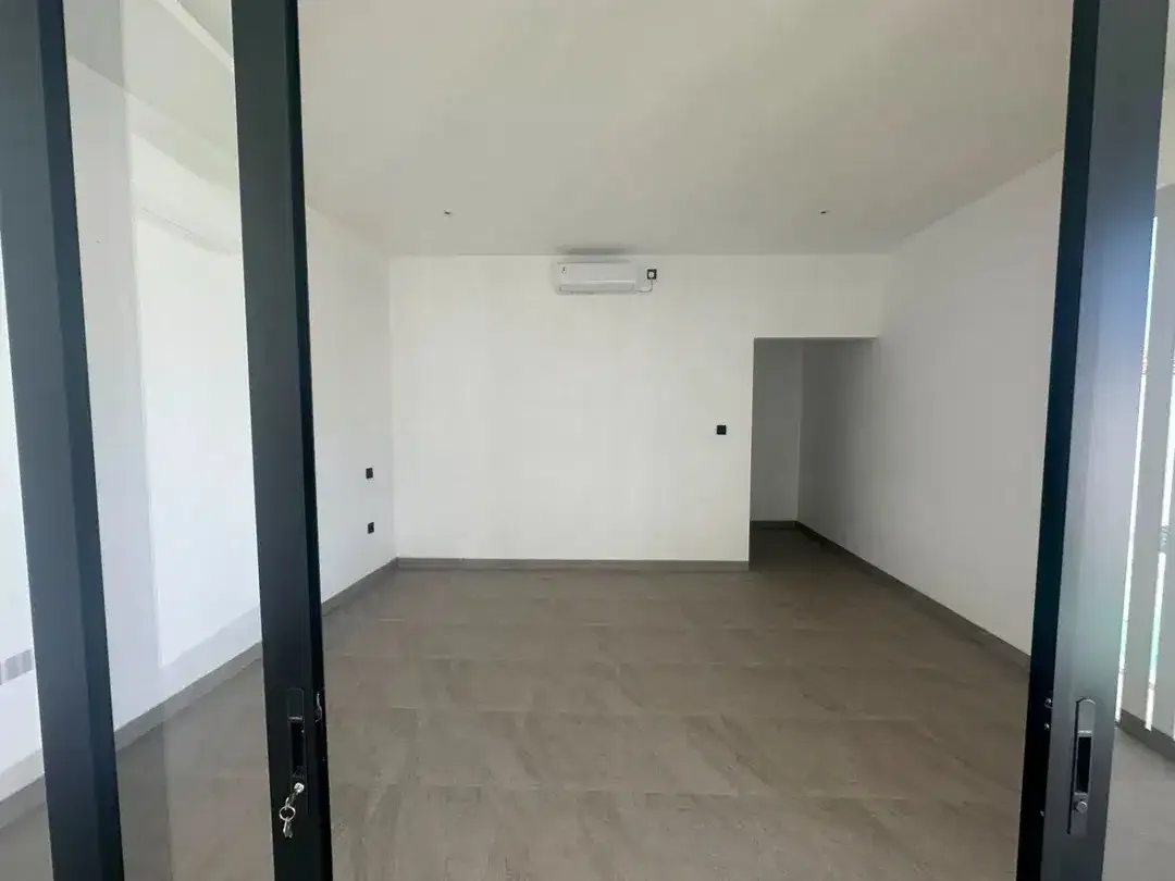 Disewakan  Modern Villa  baru siap huni - Image 6 of 10