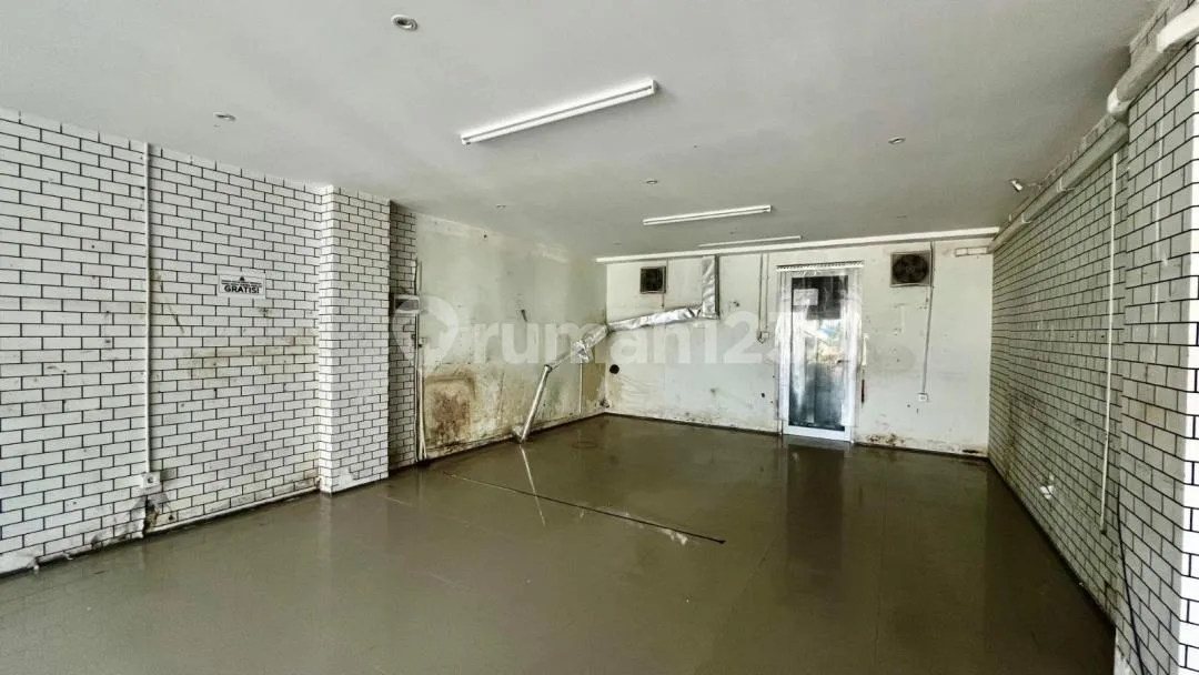 Di Jual Ruko 3 Lantai Premium Full Furnished - 3 Menit ke Sunset Road - Image 3 of 4