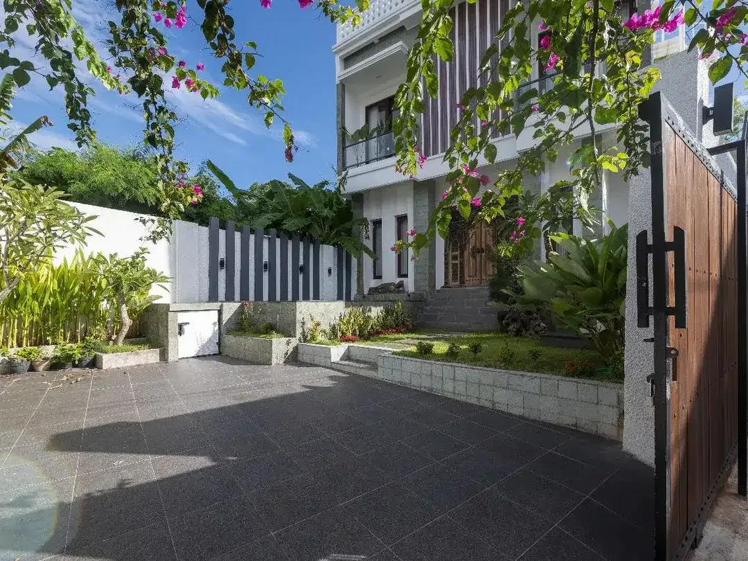 FOR SALE & LEASE FREEHOLD VILLA WITH OCEAN VIEW IN NUSA DUA - Image 3 of 10