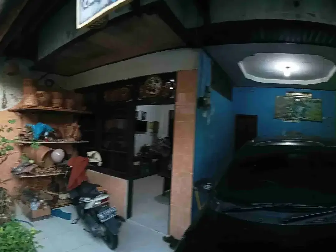 Di jual rumah second 1 setengah lantai berlokasi sangat strategis jalan aseman canggu deket brawa - Image 3 of 10