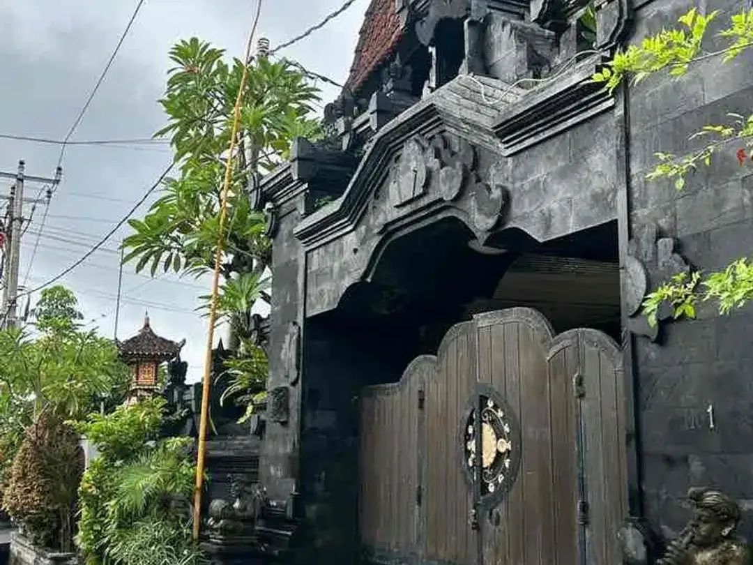 Dijual Rumah Style Bali Lantai 2, dikawasan Jalan Siulan Penatih Denpasar Timur. - Image 1 of 10