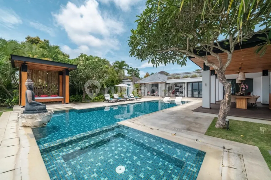 Freehold - A True Bali Bali Escape: Beachfront Villa With Rooftop Lounge & Tropical Charm, Tanjung Benoa, Nusa Dua, Bali - Image 3 of 4