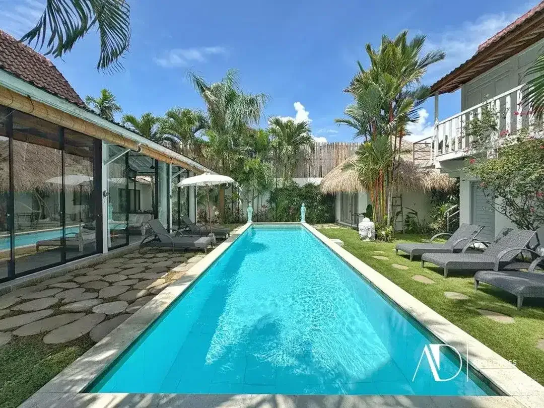 LEASEHOLD (14 YEARS) | JOGLO-STYLE 4-BEDROOM VILLA IN OBEROI SEMINYAK - Image 2 of 10