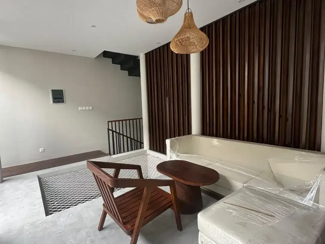 Brand New Villa Modern Tropis 3 Lantai Canggu 5 Menit menuju Pantai Batu Bolong Canggu - Image 2 of 10