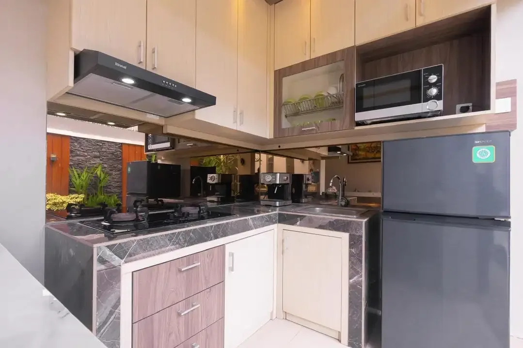 dijual villa lantai 2 kerobokan dekat canggu - Image 2 of 10