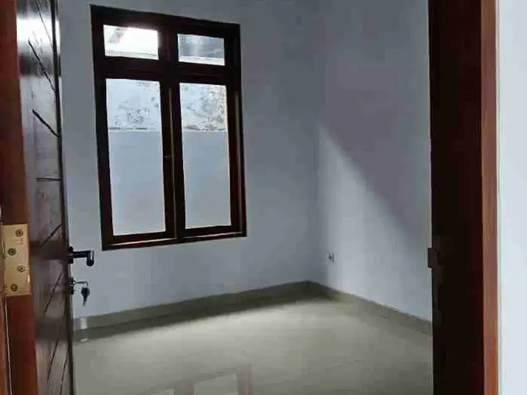JUAL CEPAT RUMAH BARU 2LT Lokasi Perumahan Taman Jimbaran Dekat Kantor Imigrasi Area Strategis Hunian. - Image 3 of 10