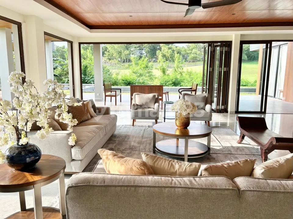Luxury Villa Near Popular Beach With Golf And Sea View, di Pecatu - Image 1 of 4