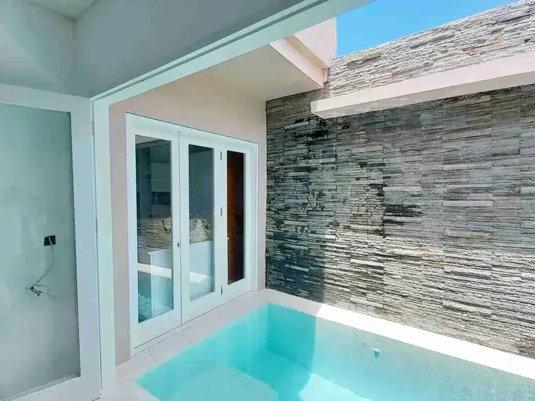 Dijual villa lokasi  Jalan Pura Masuka Gg. Camp Ungasan Badung - Bali.

Lokasi tenang dengan lingkungan villa - villa mewah dan dekat dengan Pantai Melasti - Image 6 of 10