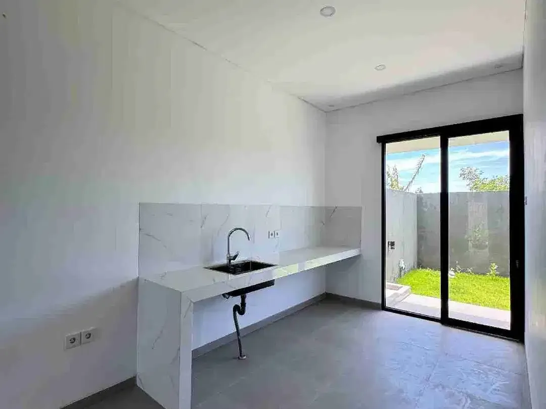 RUMAH SIAP HUNI – LOKASI SANGAT STRATEGIS DEKAT CITRALAND DENPASAR & WATERPARK - Image 8 of 10