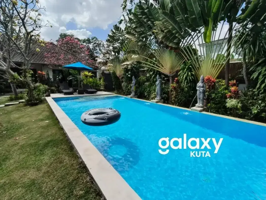 DIJUAL VILLA SPACIOUS GARDEN WITH 5 BEDROOM IN UMALAS KEROBOKAN BADUNG - Image 1 of 10