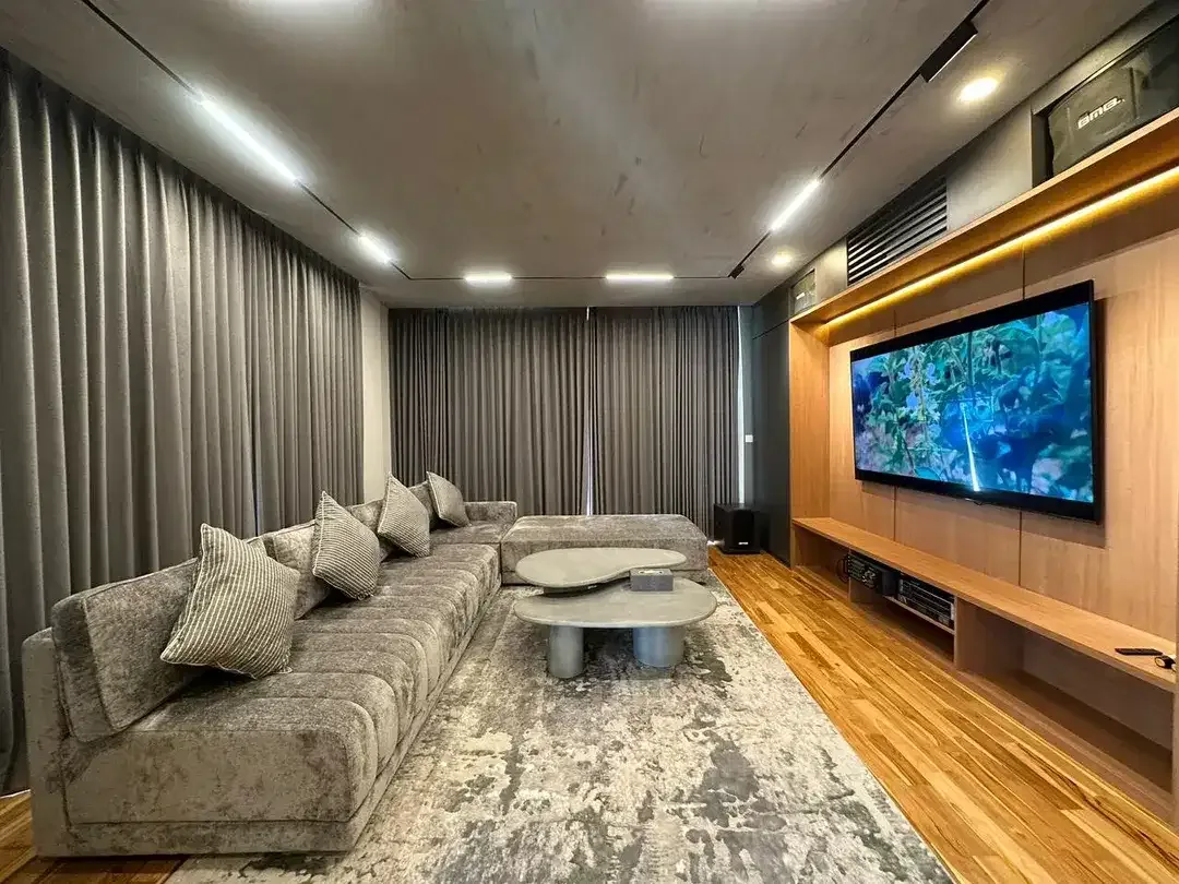 4 BEDROOMS LUXURY BEAUTIFUL RICEFIELD VIEW VILLA LOCATION AT BERAWA CANGGU - Image 9 of 10