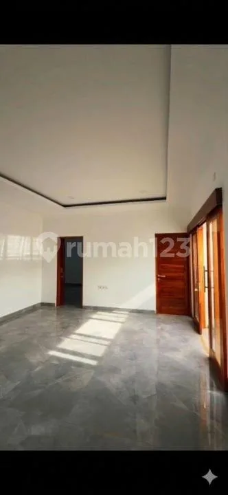Rumah Baru 2 Lantai 3 Kamar Tidur di Panjer Dekat Renon - Image 2 of 4