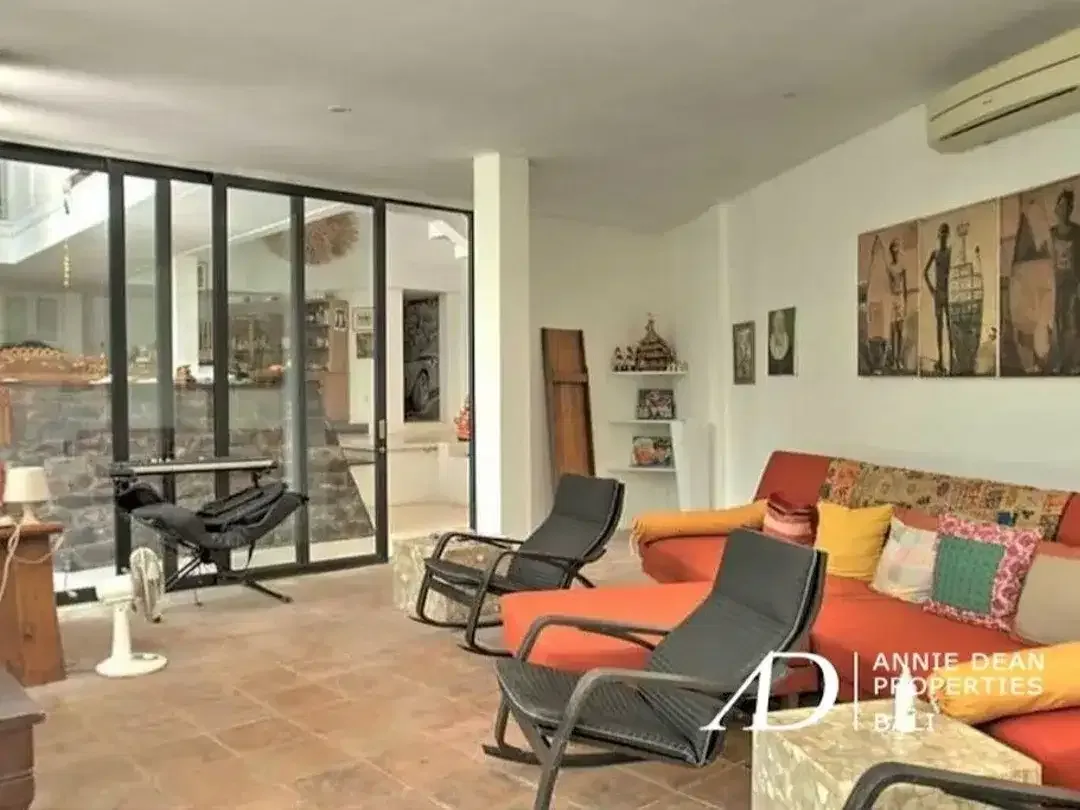 REEHOLD | PRIVATE TROPICAL ESTATE WITH RICE FIELD VIEWS - PERERENAN - Image 6 of 10