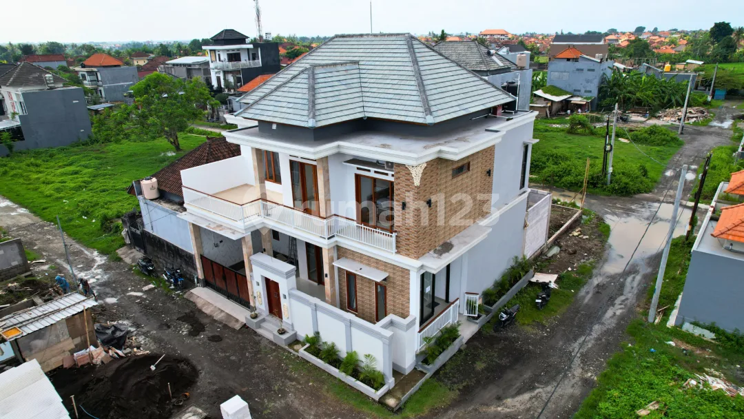 Brand New Fully Furnished 4Br 3Bth House Near Canggu - Image 1 of 4