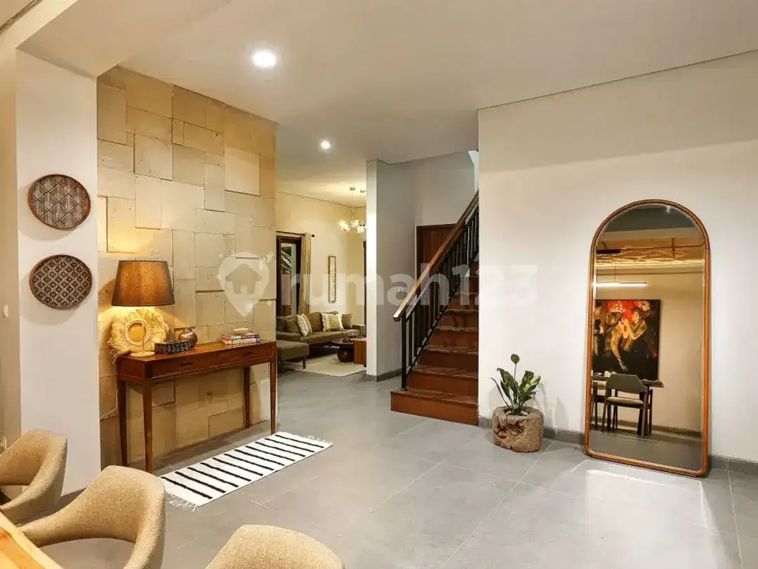 Modern Tropical House With Villa Style, Fully Furnished With Private Pool - Image 5 of 10